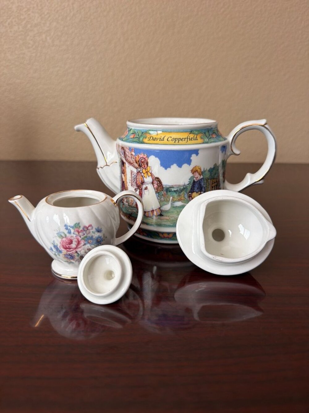 Set of 2 Vintage Sadler England Teapots David Copperfield & Floral Mini Teapot - Picture 3 of 16
